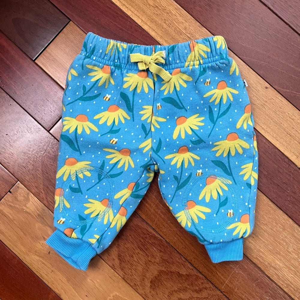 Frugi Daisy Print Organic Sweatpants size 3-6m